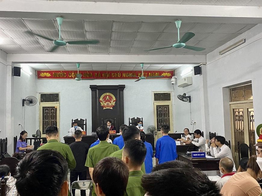 Luật sư đề nghị trả hồ sơ điều tra bổ sung và kiến nghị tòa khởi tố vụ án “gây rối trật tự công cộng”!