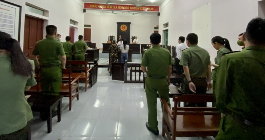 TAND TP Sầm Sơn mở phiên tòa xét xử sơ thẩm vụ án “Chống người thi hành công vụ”.