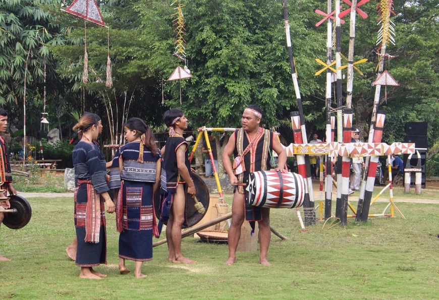 Chàng trai Ba Na làm homestay  trả nghĩa buôn làng