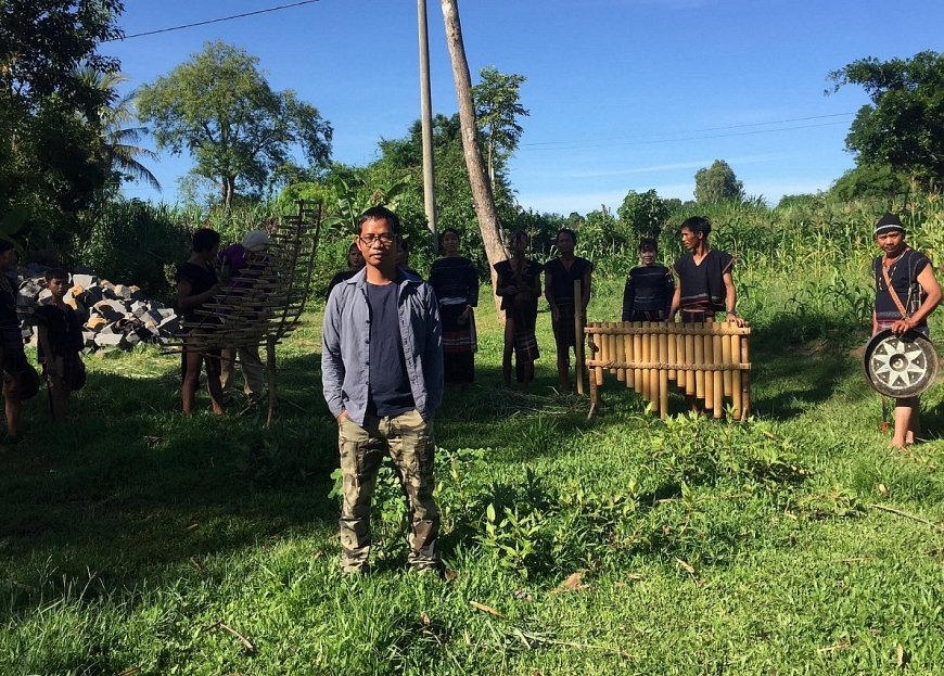 Chàng trai Ba Na làm homestay trả nghĩa buôn làng