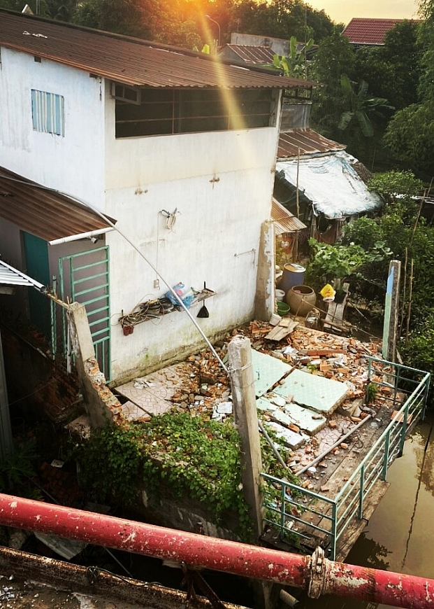 Đồng Tháp: Người cao tuổi bức xúc chuyện xây cầu gây nứt nhà dân