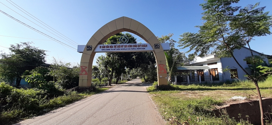 Đường vào Khu đền tháp Mỹ Sơn