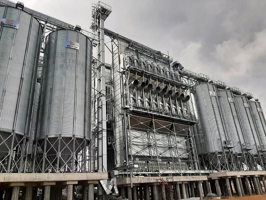 Nhà máy gạo Hạnh Phúc được đầu tư với qui mô 191.000m2 và vốn hơn 65 triệu USD.