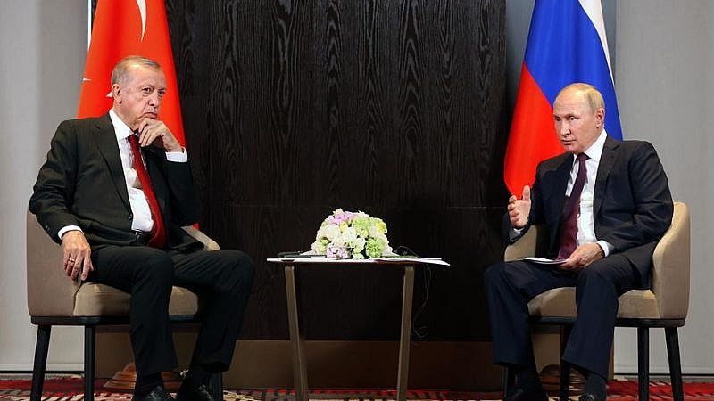 Tổng thống Nga Putin (phải) và người đồng cấp Thổ Nhĩ Kỳ Erdogan