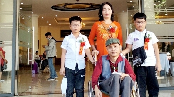 Ông Nguyễn Công Khuê vượt lên số phận, tích cực giúp đỡ người khuyết tật