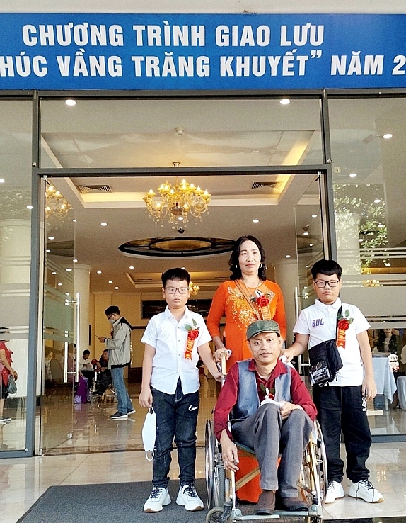 Ông Nguyễn Công Khuê vượt lên số phận, tích cực giúp đỡ người khuyết tật