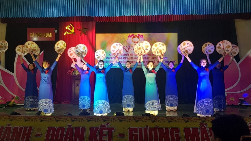 	Một tiết mục văn nghệ của Nhân dân xã Nghi Xuân.