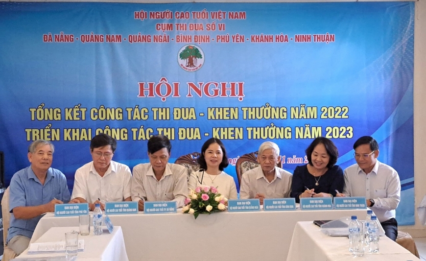 Kí kết giao ước thi đua năm 2023