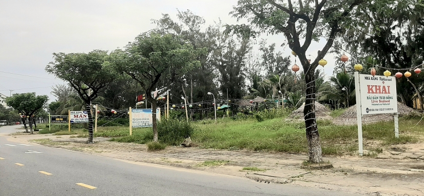 Hàng loạt nhà hàng hải sản tươi sống ở ven biển Cửa Đại… không sống nổi vì COVID-19