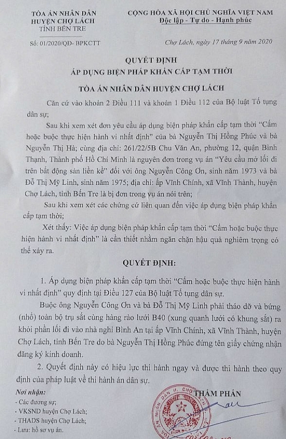 Quyết định áp dụng biện pháp khẩn cấp tạm thời số 01/2020/QĐ-BPKCTT ngày 17/9/2020 của TAND huyện Chợ Lách.