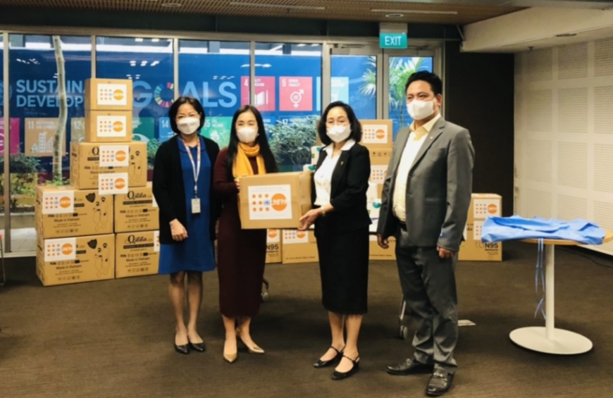 Hội NCT Việt Nam tiếp nhận đồ dùng bảo hộ do Quỹ Dân số Liên Hợp Quốc hỗ trợ NCT Việt Nam phòng chống Covid-19
