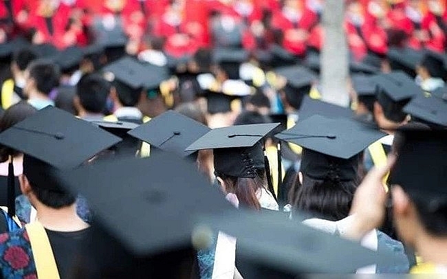 Chăm sóc người tài để phát triển đất nước