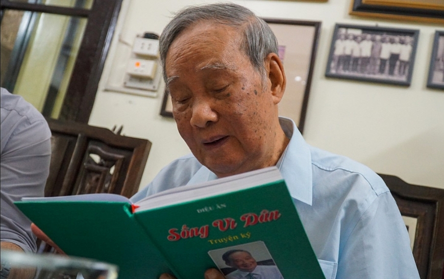 Đồng chí Vũ Oanh với Hội Người cao tuổi Việt Nam
