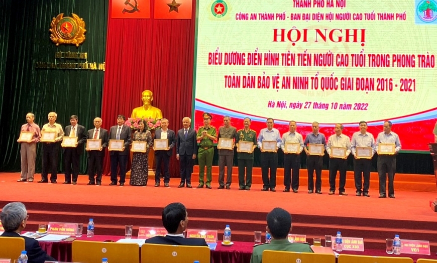 Hội nghị biểu dương nCT tiêu biểu bảo vệ an ninh Tổ quốc TP Hà Nội