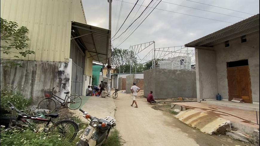          - Nhà ở, xưởng đang xây dựng trên đất nông nghiệp tại xóm học đường.