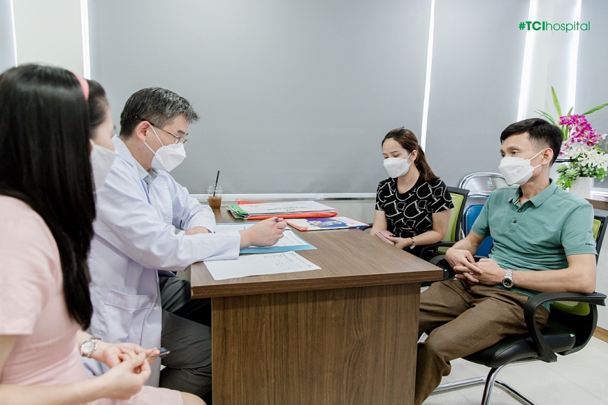 Bác sĩ Zee sử dụng liệu pháp miễn dịch giúp anh V. chống lại ung thư thực quản di căn.