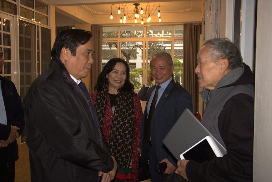 Chủ tịch Nguyễn Thanh Bình thăm, tặng quà NCT tại Trung tâm Chăm sóc NCT Bách niên Thiên Đức