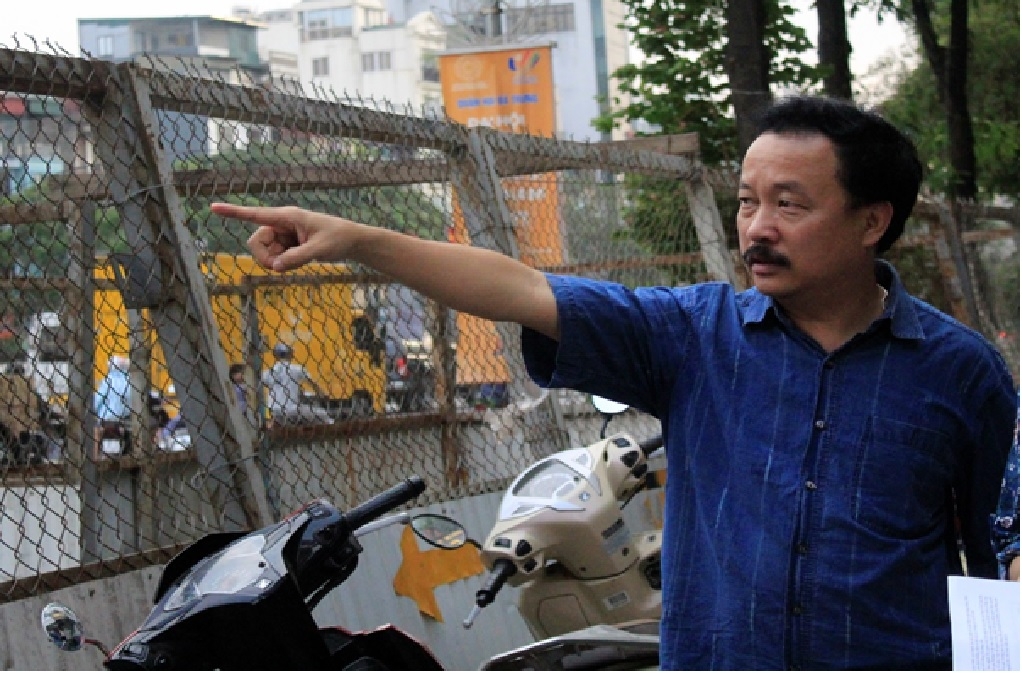 Cần xem xét thấu đáo kiến nghị của người dân khi xây cầu đi bộ trên đường Trần Khát Chân