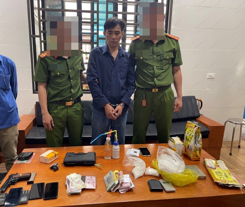 Tin pháp luật ngày 30/4: Công nhân chủ đường dây lô đề; nhà báo 