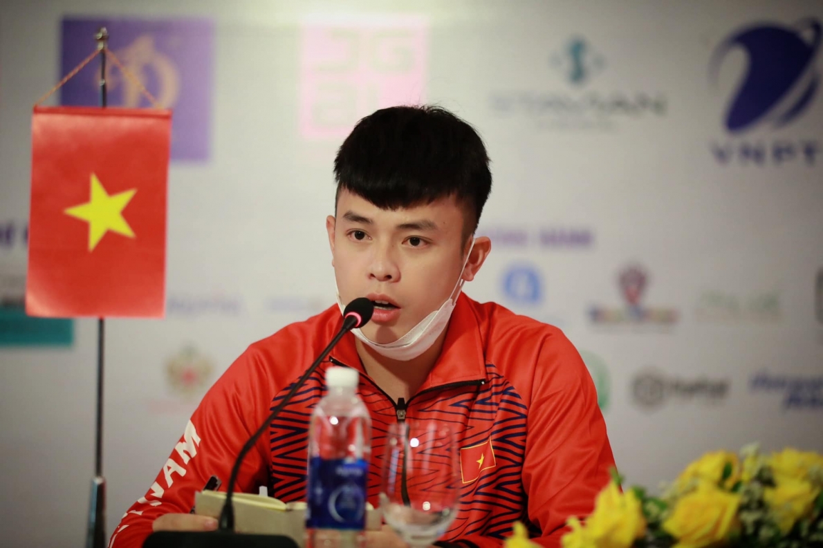 Chàng trai Phú Thọ trợ lý HLV Park thông thạo 3 ngoại ngữ