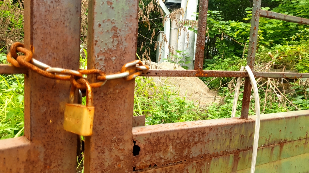 Công viên hồ điều hòa Phùng Khoang vẫn là bãi đất trống, cỏ mọc um tùm