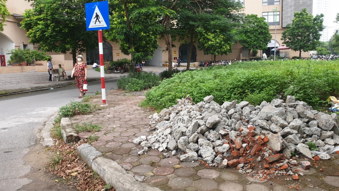 Cảnh hoang tàn, nhếch nhác tại Dự án Công viên hồ điều hòa, khu đô thị mới Phùng Khoang