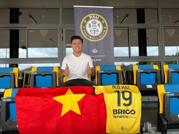 Những hình ảnh đầu tiên của Quang Hải ra mắt CLB Pau FC