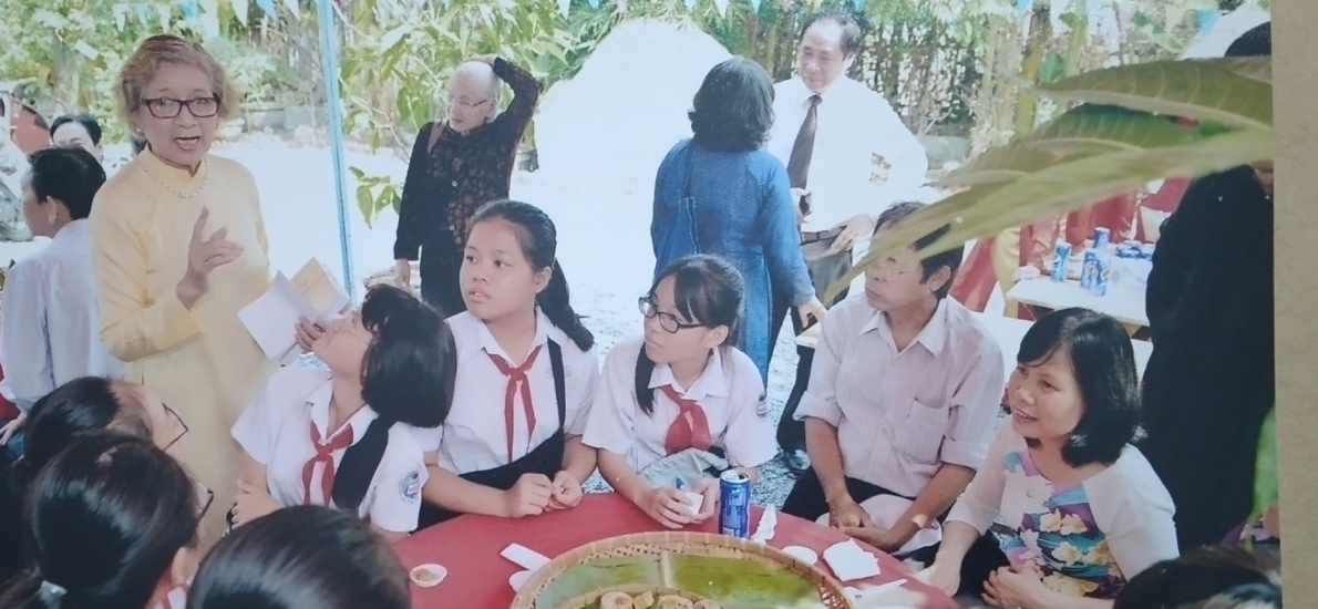 Nữ sĩ Lan Hinh và hành trình tâm khảm cùng Á Nam Lưu Niệm Đường