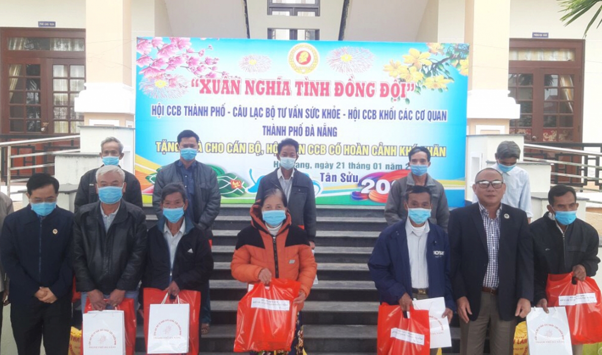 Nồng ấm nghĩa tình giữa cuộc sống đời thường