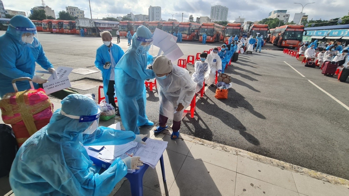 Phương Trang trên muôn nẻo đường Xuân