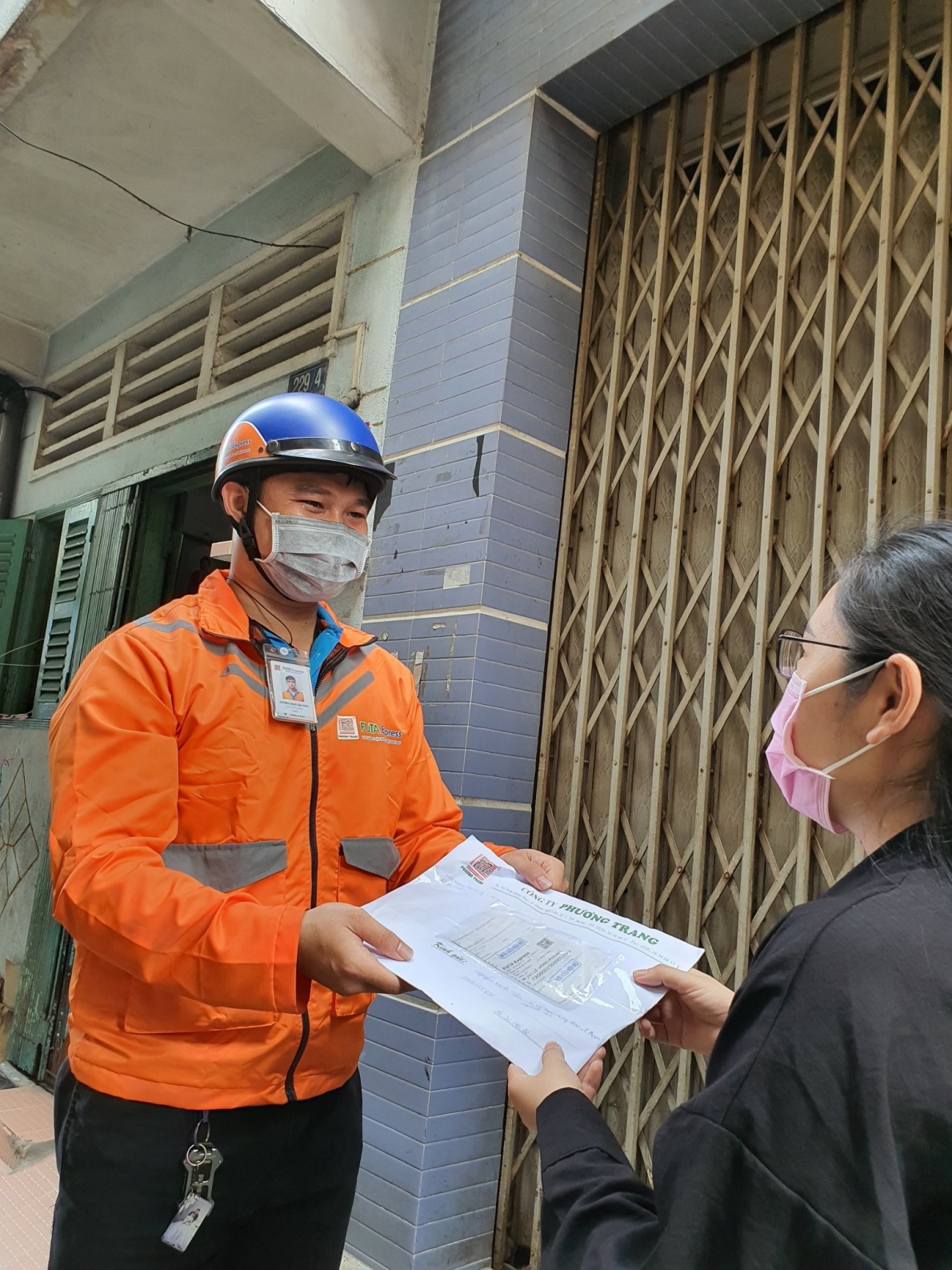 Phương Trang trên muôn nẻo đường Xuân