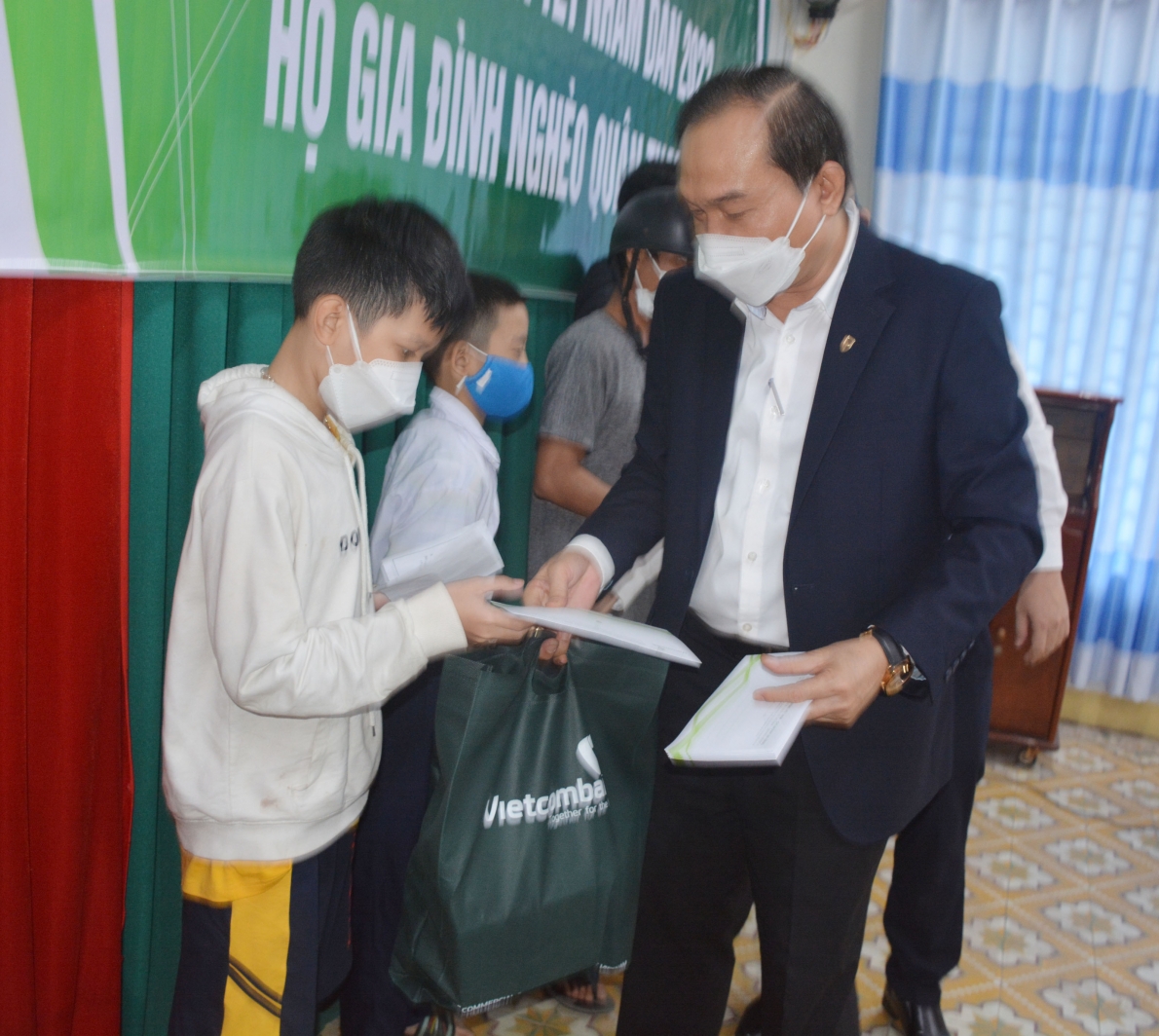 Tình người và hương vị Tết