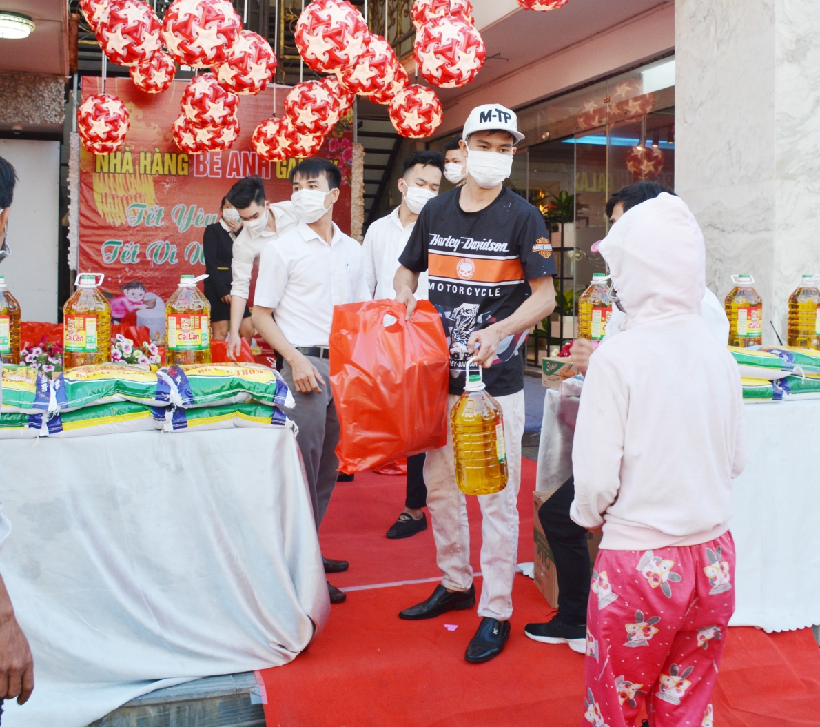 Doanh nhân Đinh Thị Anh: Tỏa sáng tấm lòng nhân ái