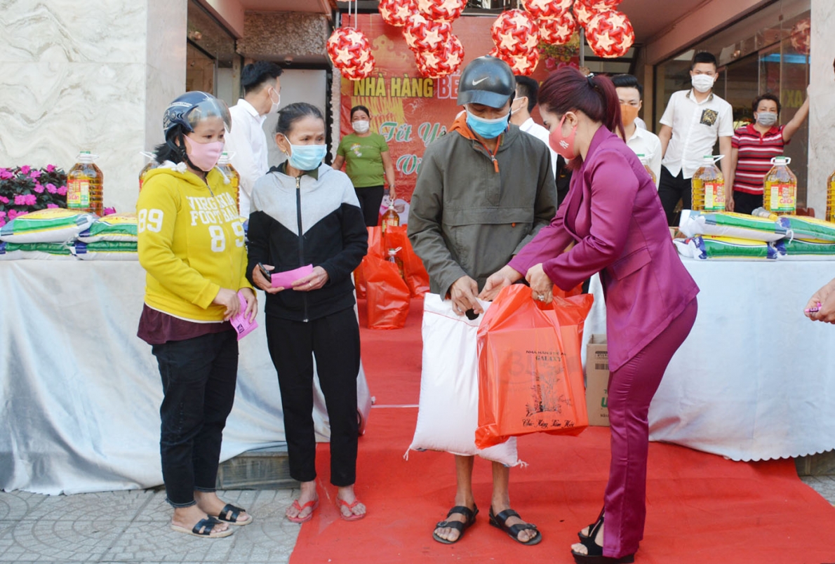 Doanh nhân Đinh Thị Anh: Tỏa sáng tấm lòng nhân ái