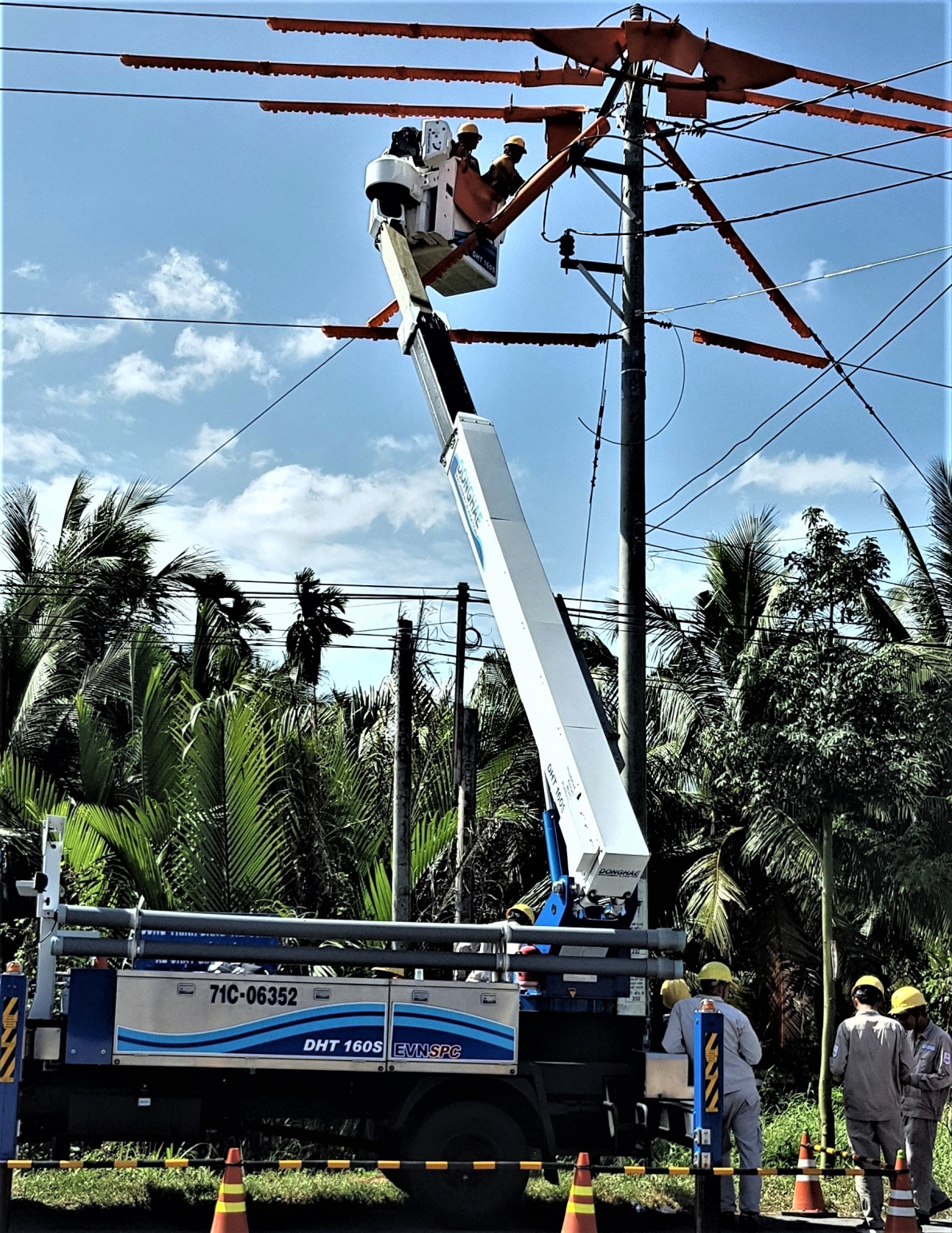 Công ty Điện lực Bến Tre: Đẩy mạnh ứng dụng số hóa nhằm nâng cao năng suất, chất lượng, hiệu quả công tác