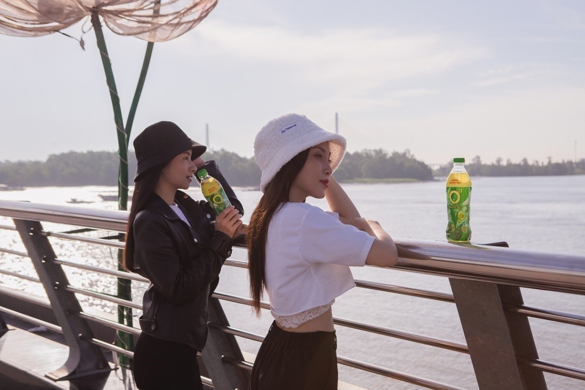 Nhẹ nhàng thổi bay stress, xóa tan lo âu căng thẳng cuối năm với Trà Xanh Không Độ