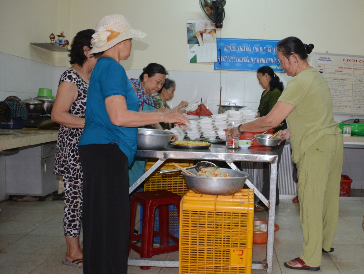 Hòa Thọ Đông: Phường duy nhất ở Đà Nẵng có Bếp ăn tình thương hỗ trợ bệnh nhân nghèo