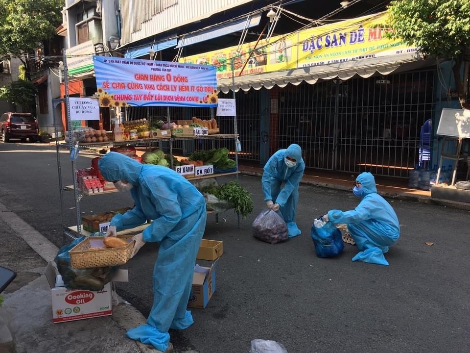 “Gian hàng 0 đồng” ở khu cách ly – Chung tay đẩy lùi đại dịch Covid-19