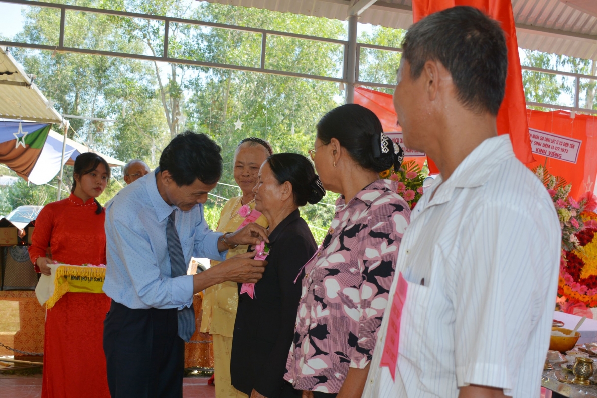 undefined 4329 3 cai hoa