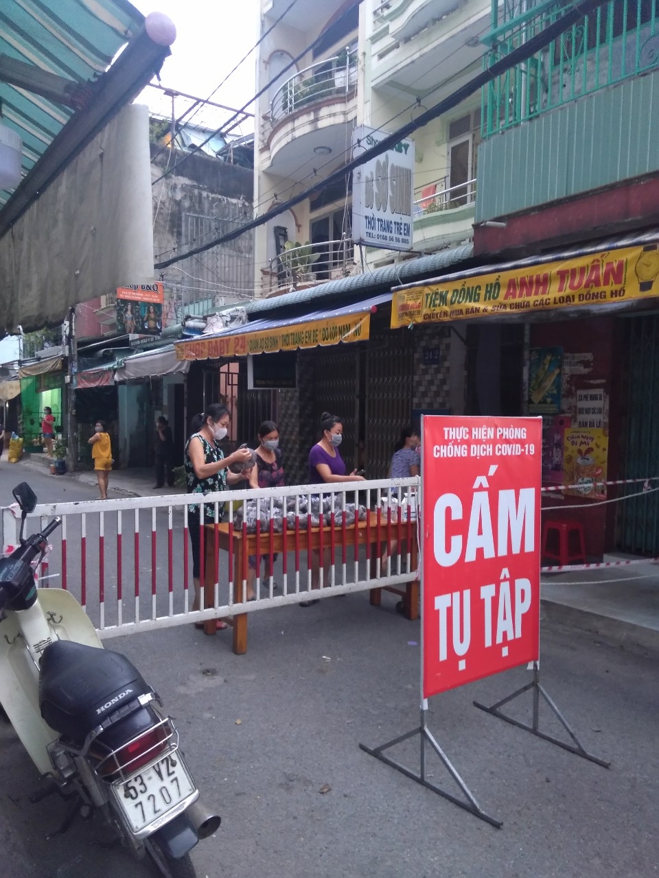 TP. Hồ Chí Minh: Chùa Lá Gò Vấp hỗ trợ người dân trong đợt dịch Covid