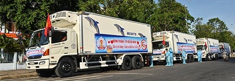 Bình Thuận: Hàng chục tấn hàng ủng hộ cho bà con vùng dịch ở TP Hồ Chí Minh và Bình Dương Bình Thuận: Hàng chục tấn hàng ủng hộ cho bà con vùng dịch ở TP Hồ Chí Minh và Bình Dương