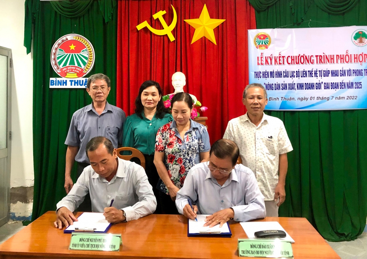 Ban Đại diện Hội NCT tỉnh Bình Thuận ký kết chương trình phối hợp với Hội Nông dân