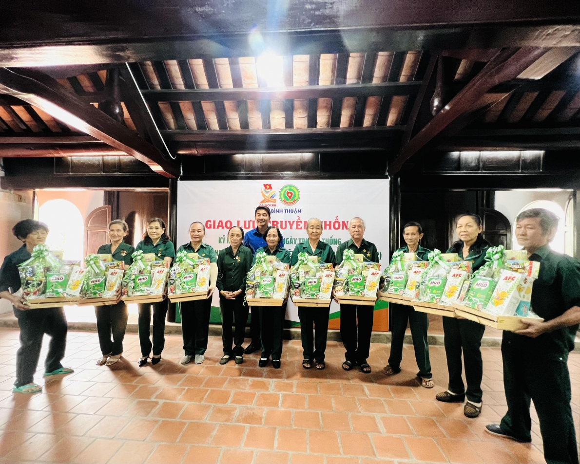 Giao lưu nhân kỷ niệm 72 năm Ngày Truyền thống lực lượng TNXP Việt Nam