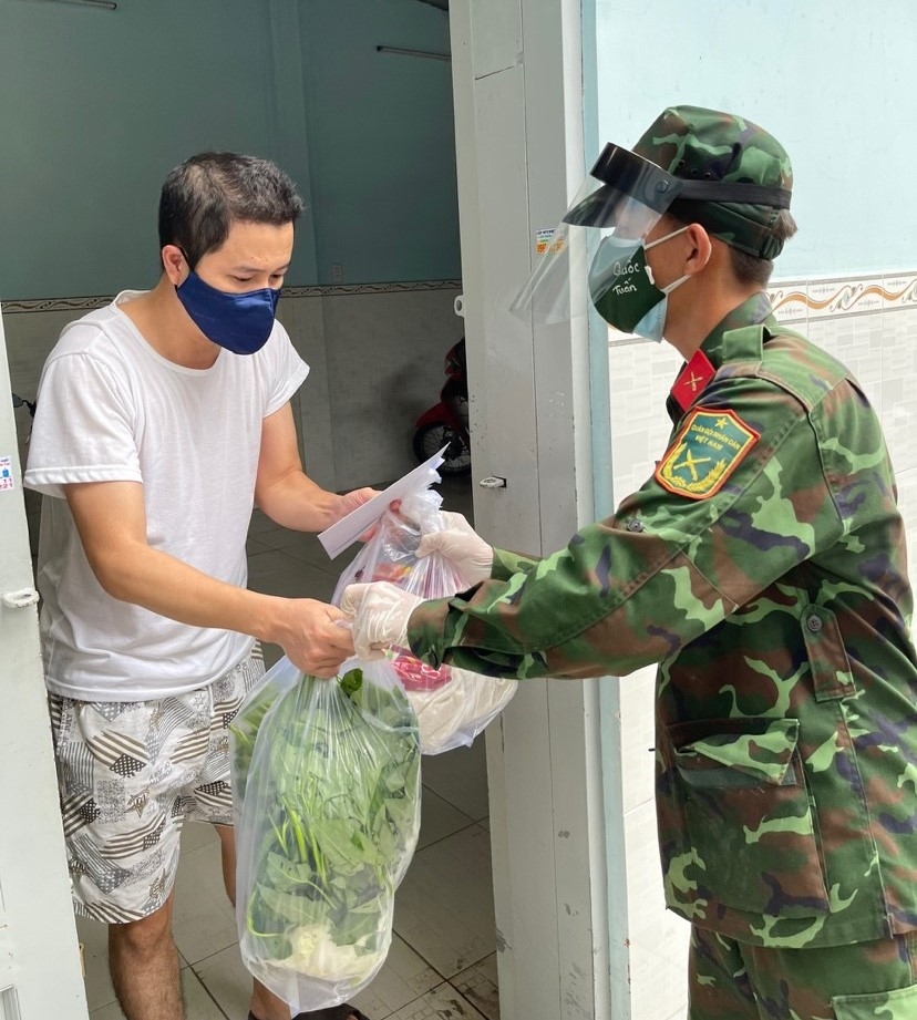 Phường 6, quận Gò Vấp, TP. Hồ Chí Minh: Bộ đội cùng Nhân dân đồng lòng đẩy lùi đại dịch