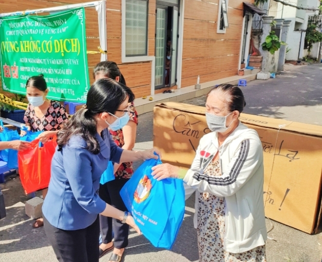 Quận Tân Phú, TP. Hồ Chí Minh: Tổ Covid cộng đồng phát huy hiệu quả phòng, chống dịch