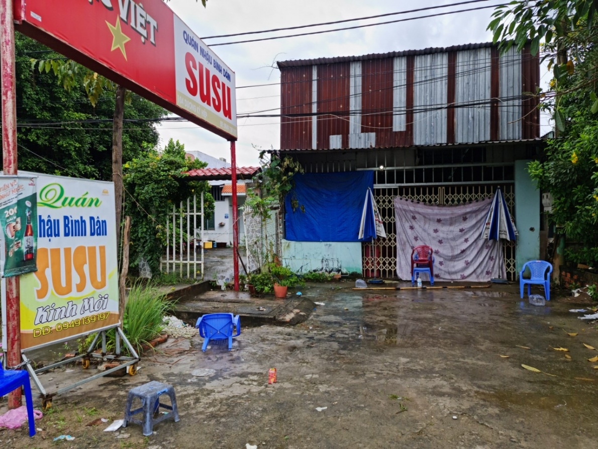 Thanh niên tiếp thị nước giải khát đâm chết 2 chị em