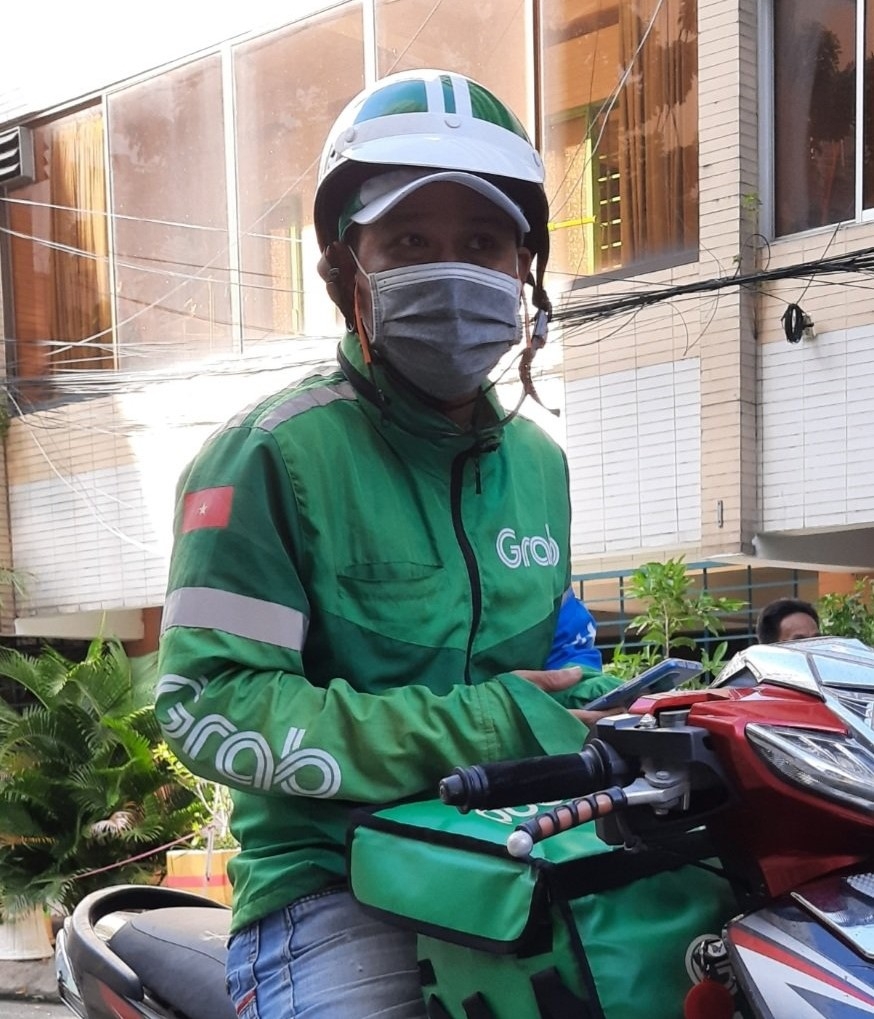 TP Hồ Chí Minh: Nhiều hàng quán vẫn đóng cửa im lìm, dù shipper đã được chạy liên quận