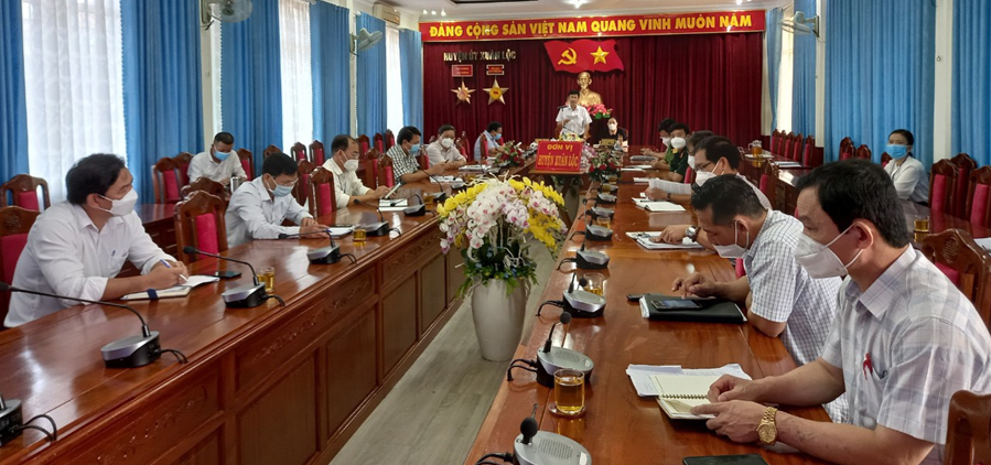 Tăng cường công tác chỉ đạo phòng, chống dịch Covid-19, từng bước phục hồi hoạt động kinh tế- xã hội