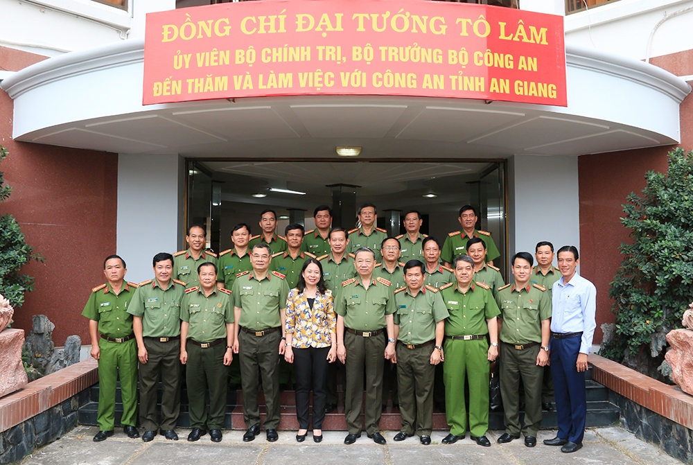 Bộ trưởng Tô Lâm thăm và làm việc với Công an tỉnh An Giang