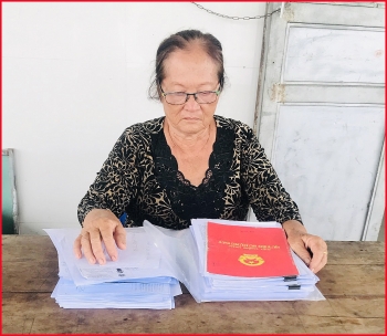 UBND Huyện Nhơn Trạch, tỉnh Đồng Nai: Bị kiện vì cấp sổ đỏ không ghi ngày tháng